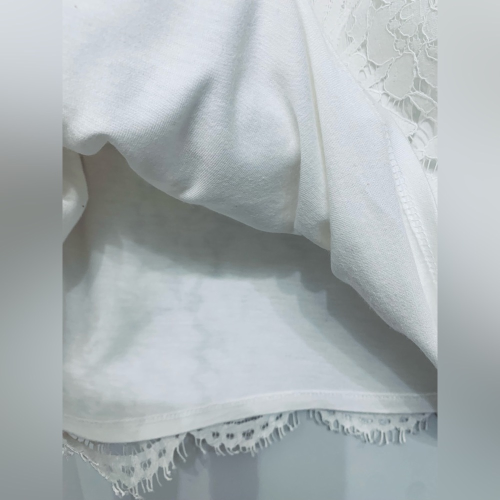 BANANA REPUBLIC, Lace Tops with Lining in Black & White - Picture 13 of 15